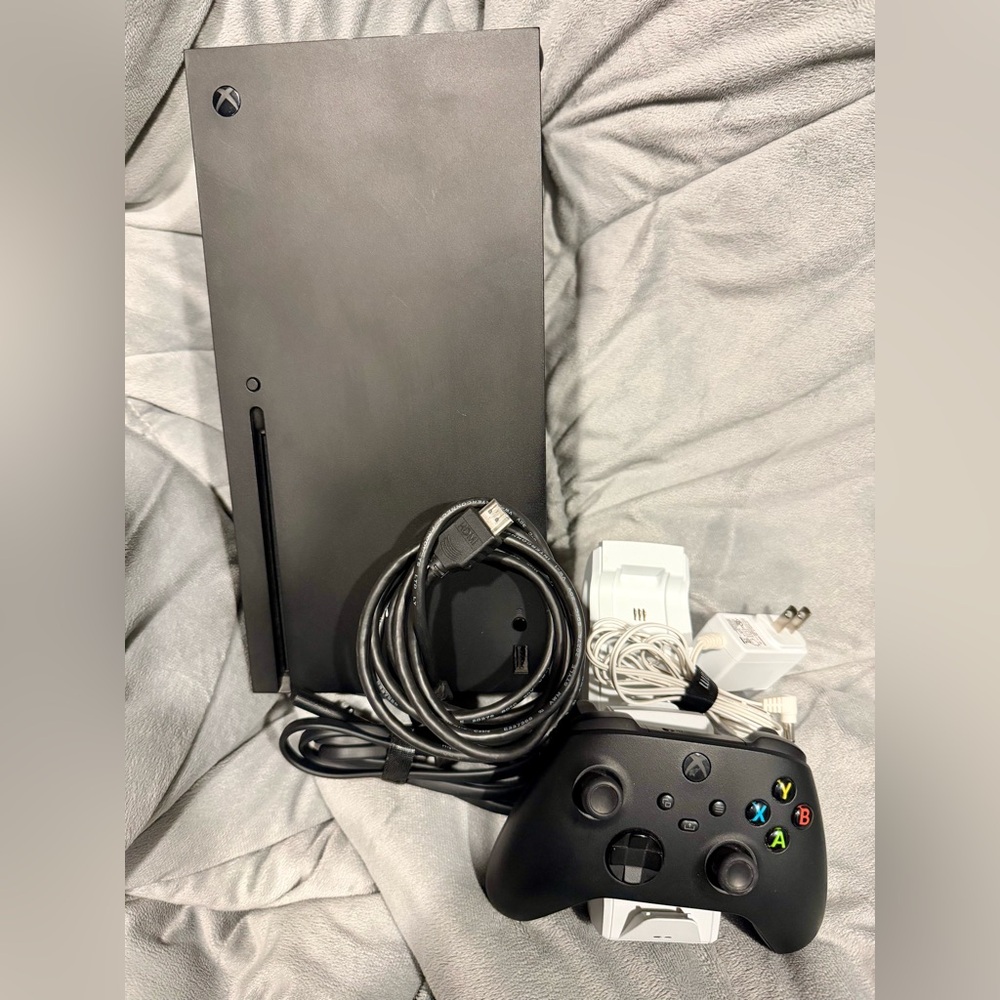 Xbox Series X 1TB BUNDLE